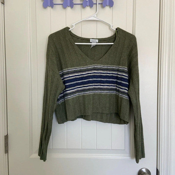 EUC | Rue 21 Women’s v-neck stripe ribbed sleeve sweater — medium - Picture 1 of 5